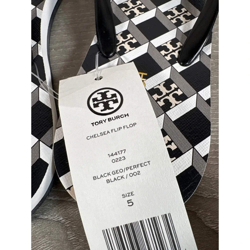 Tory Burch Chelsea Flip Flop Black Geo Logo Thong Sandals 144177 Size 5 NEW